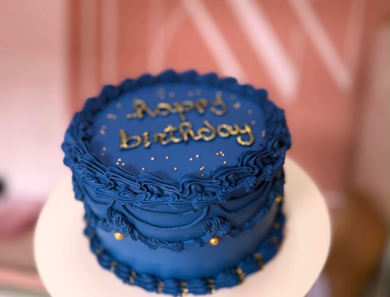 Bolo azul Happy Birthday confeitado artesanal - Doceria da Anna São Luís MA